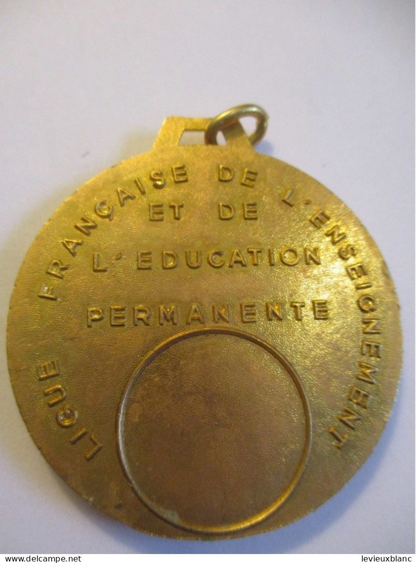 Athlétisme/Médaille De Sport/ /UFOLEP/ Ligue Française De L'Enseignement/Bronze Doré/ Vers 1950-1980   SPO419 - Atletiek