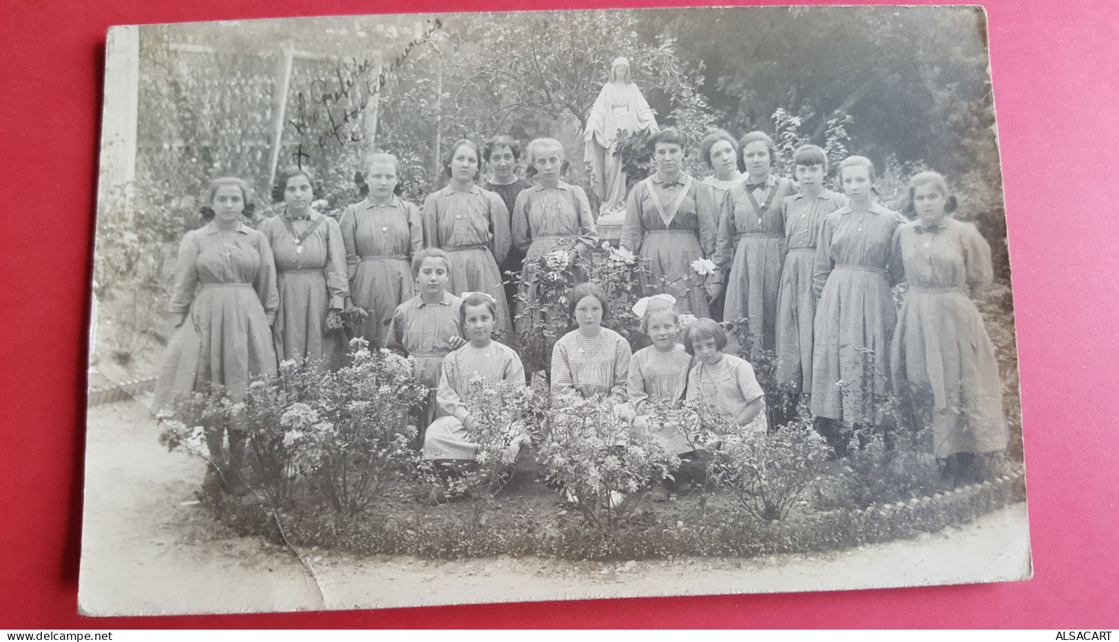 Carte Photo , Un Bonjour D'arromanches , Groupe Femmes Et Enfants - Arromanches