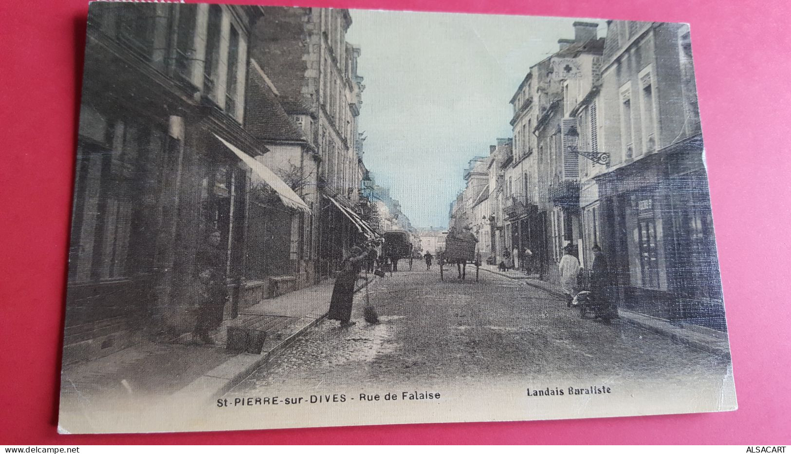 St Pierre Sur Dives , Rue De Falaise , Carte Toilée - Arromanches