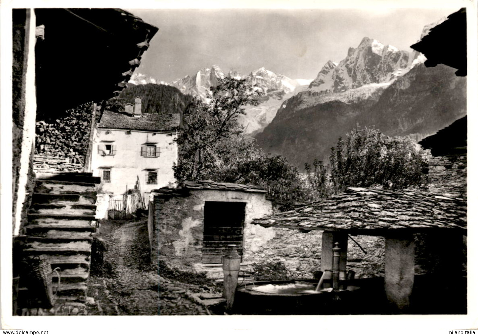 Soglio, Dorfbrunnen * 13. 4. 1965 - Soglio