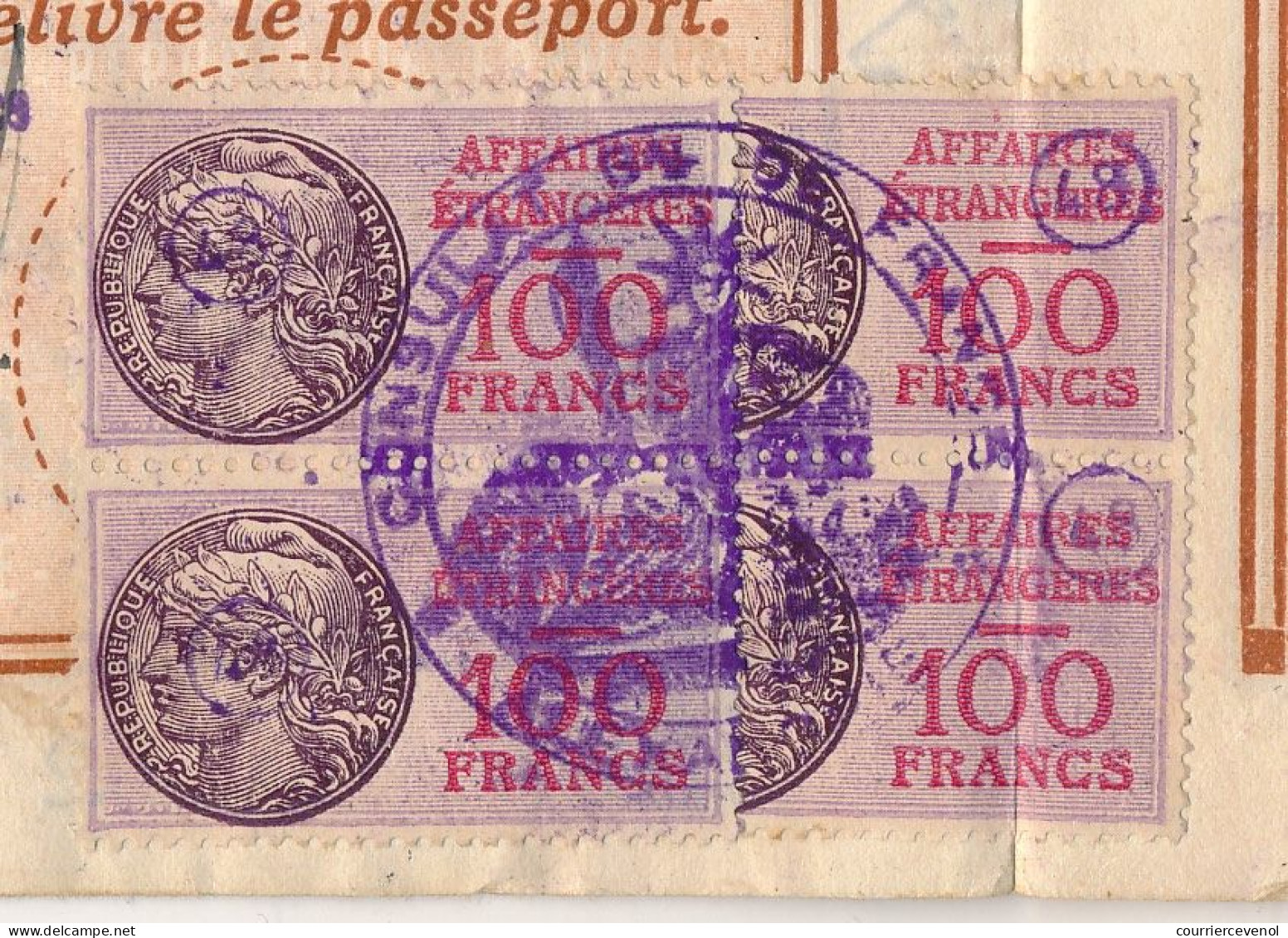 FRANCE - Passeport Délivré Par Le Consulat D'ALEXANDRIE (Egypte) - 1952/1956 - Fiscaux Type Daussy / Affaires étrangères - Briefe U. Dokumente