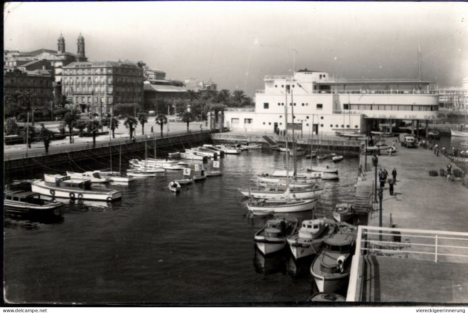 ! Modern Postcard 1962, Vigo, Royal Nautic Club, Hafen, Architecture - Pontevedra