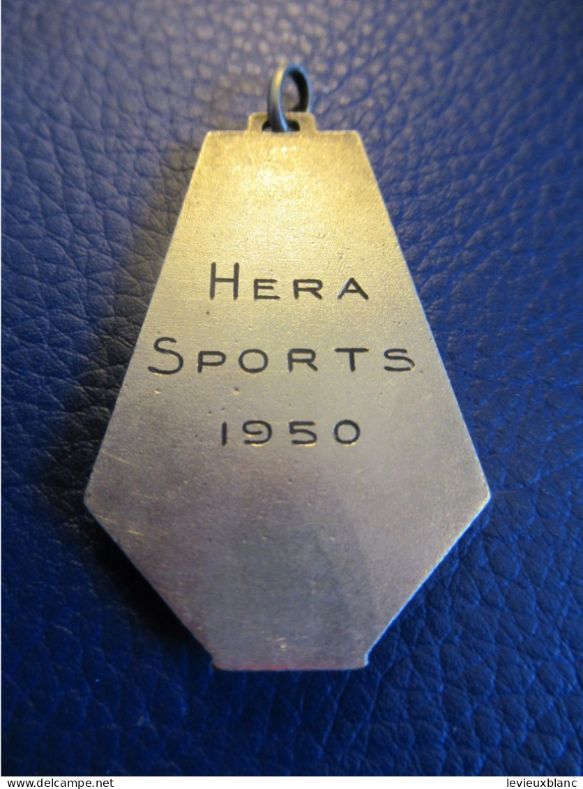 Médaille De Sport /Baskett-ball/ Joueur Prêt à Marquer/Bronze Avec Décor Feuilles De Chêne Et Glands1950       SPO446 - Other & Unclassified