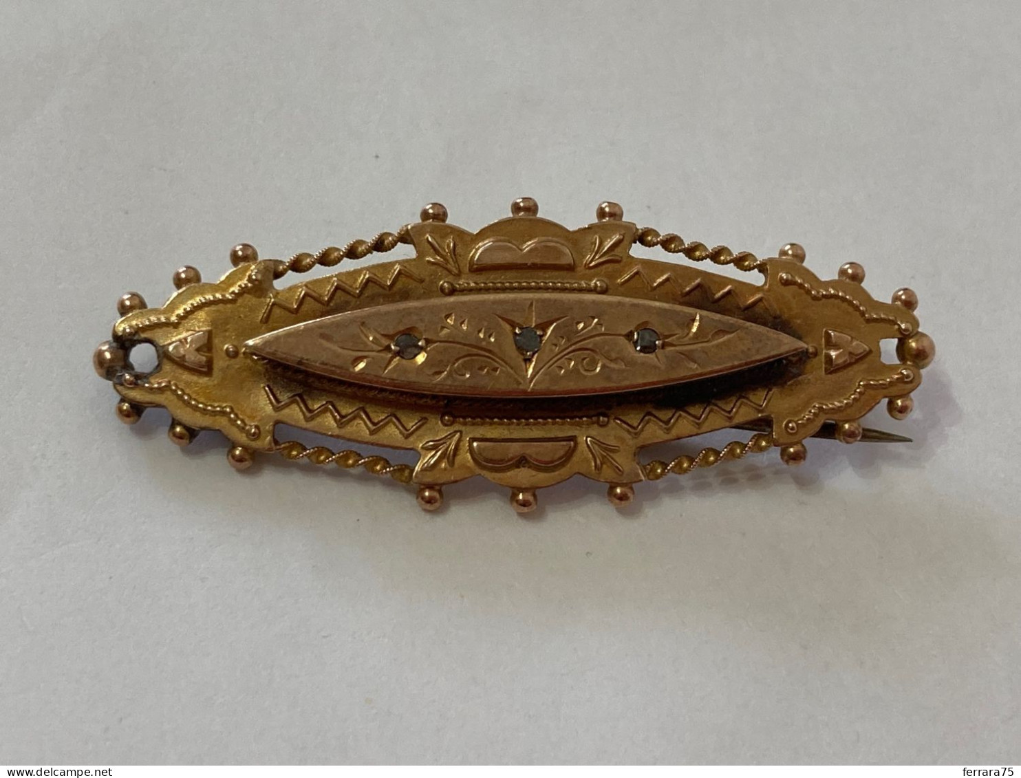 SPILLA VITTORIANA ORO GOLD 9kt (375) TIMBRI EPOCA DIAMANTI S.WINEGARTEN LONDON. - Brooches