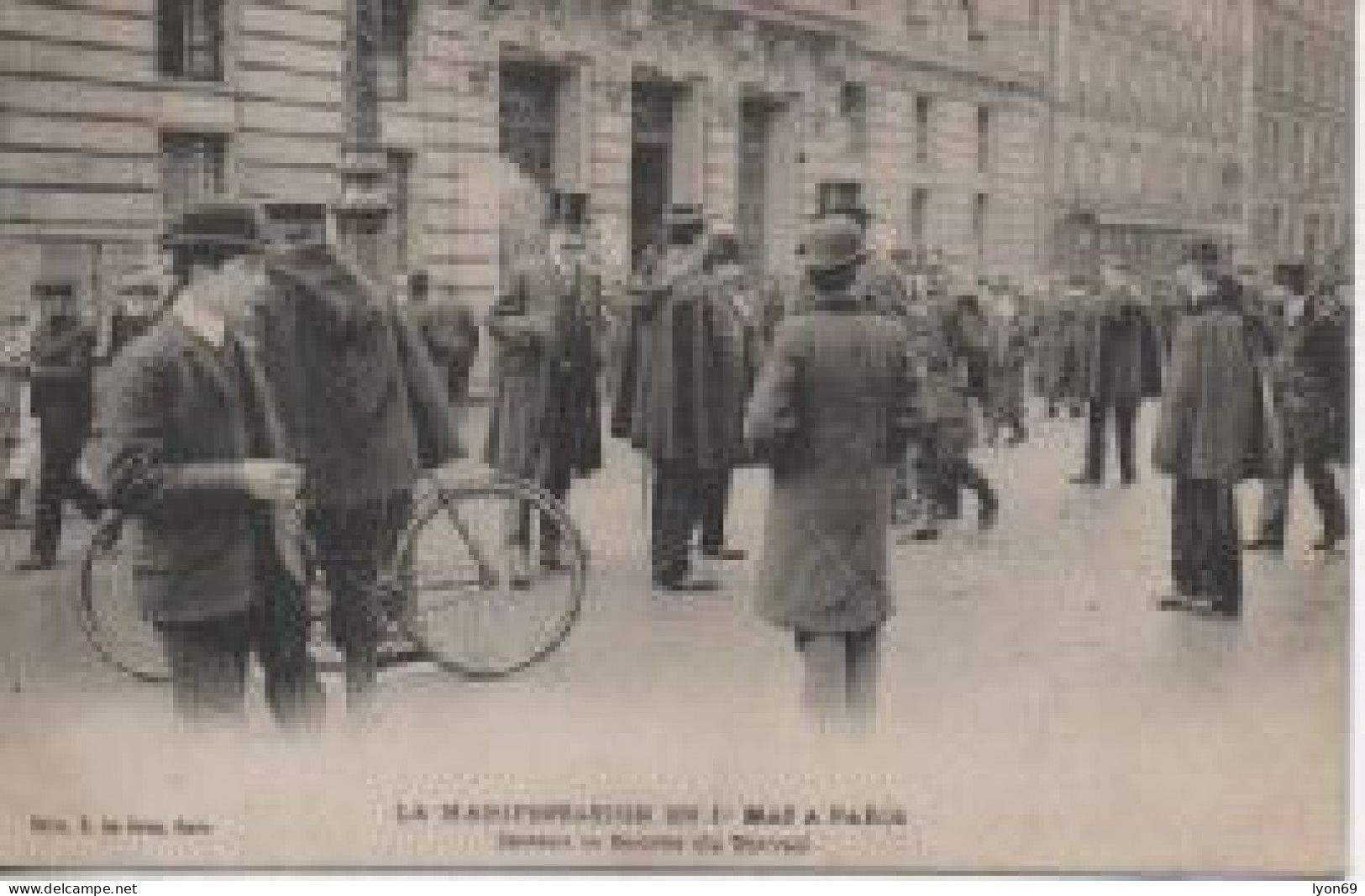 PARISVLA MANIFESTATION  DU 1ER MAI   M. DEVANT BLA BOURSE DU TRAVAIL   1906 - Sindacati