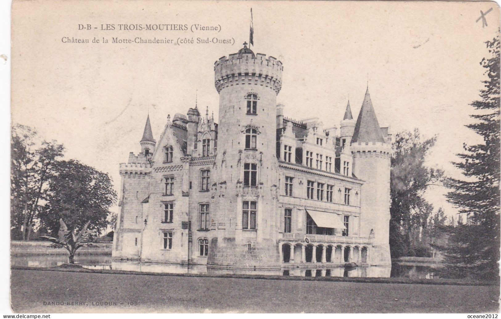 86 Les Trois Moutiers. Chateau De La Motte Chandenier. Coté Sud Ouest - Les Trois Moutiers