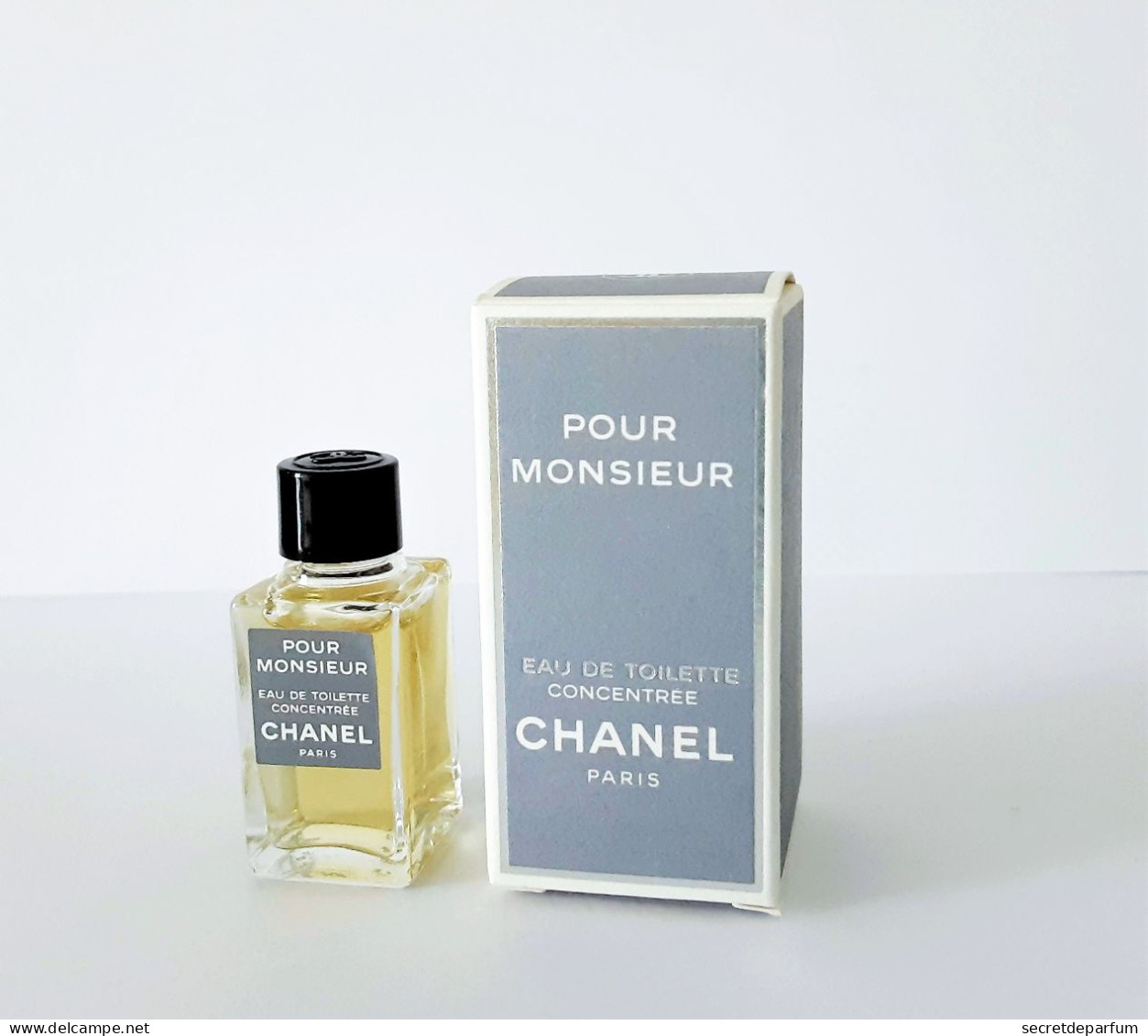 Miniatures De Parfum    POUR  MONSIEUR  De  CHANEL   EDT  Concentrée  4  Ml   + Boite - Miniaturen Flesjes Heer (met Doos)