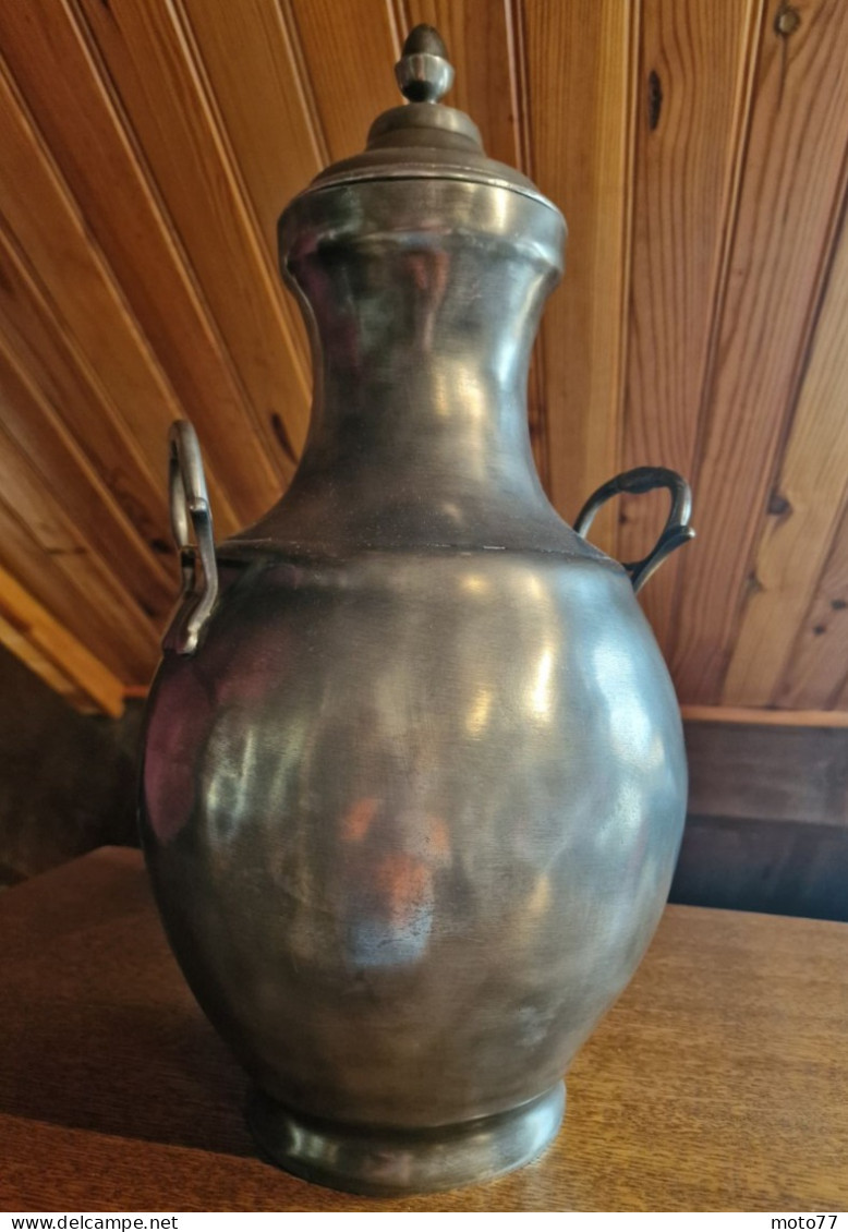 Fontaine D'eau En ETAIN Pour Décoration , Robinet Non Fonctionnel - H 45 Cm - Poinçon Couronne étain 95% - Vers 1970 - Tin