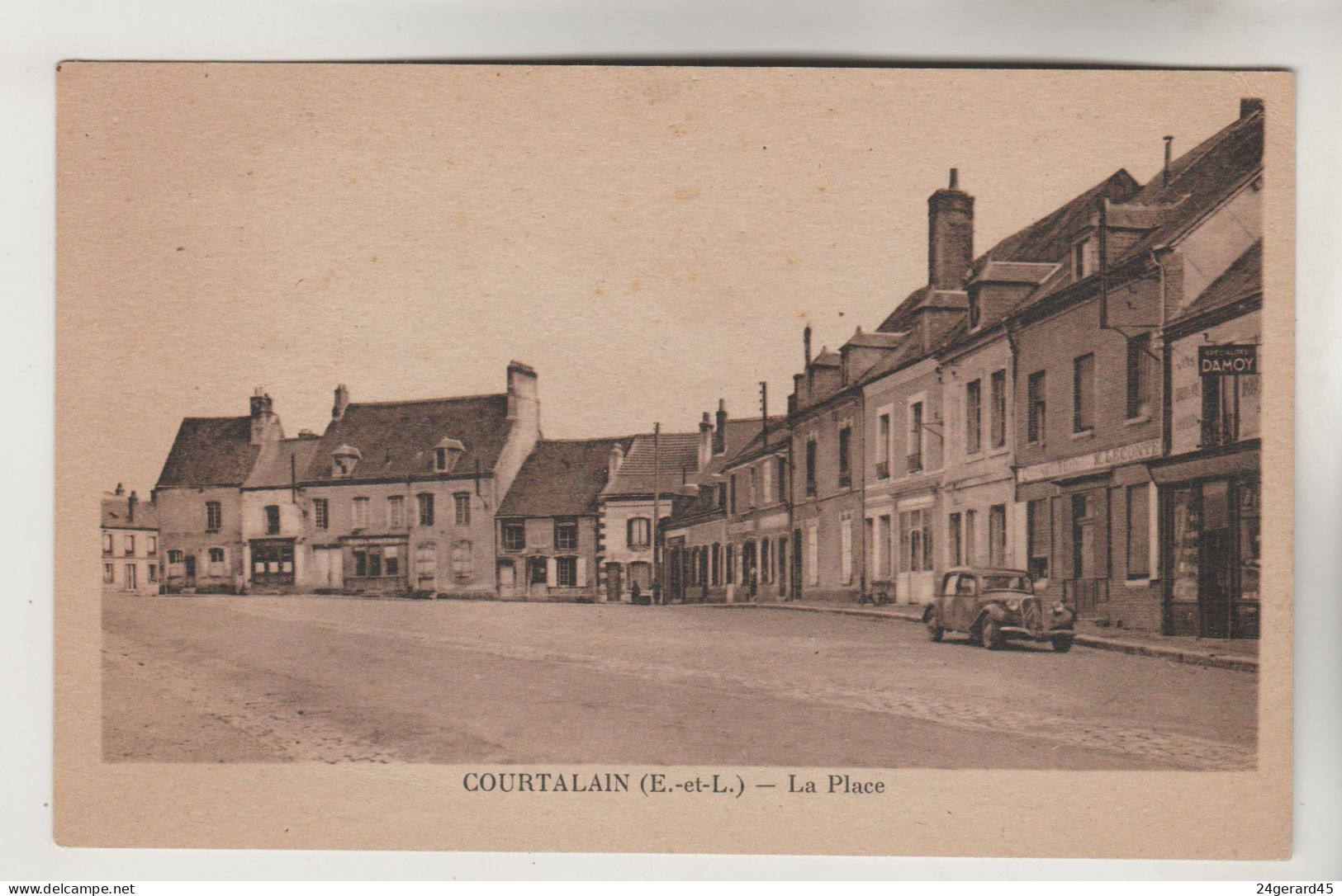 CPSM COURTALAIN (Eure Et Loir) - La Place - Courtalain