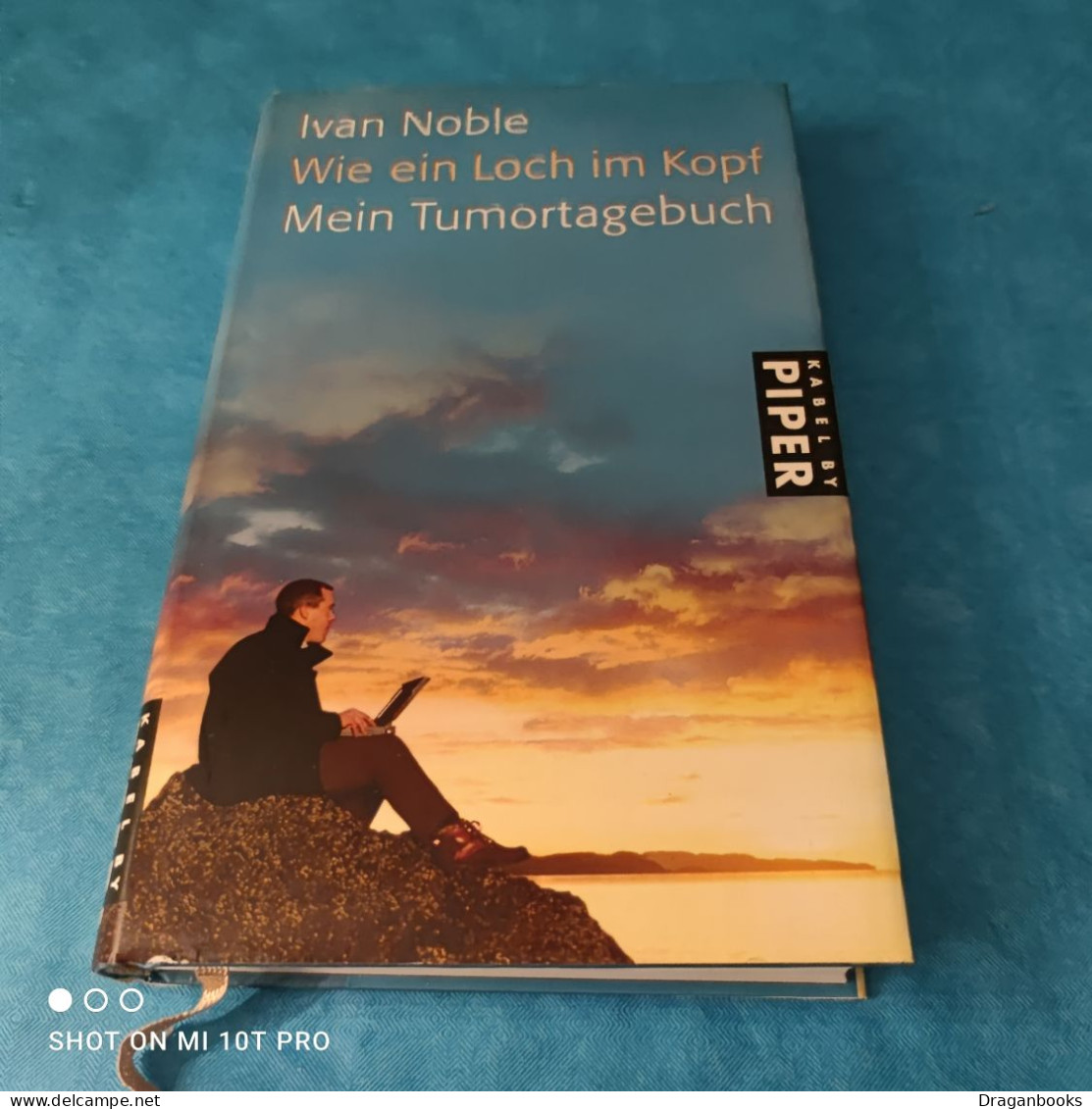 Ivan Noble - Wie Ein Loch Im Kopf - Biografía & Memorias