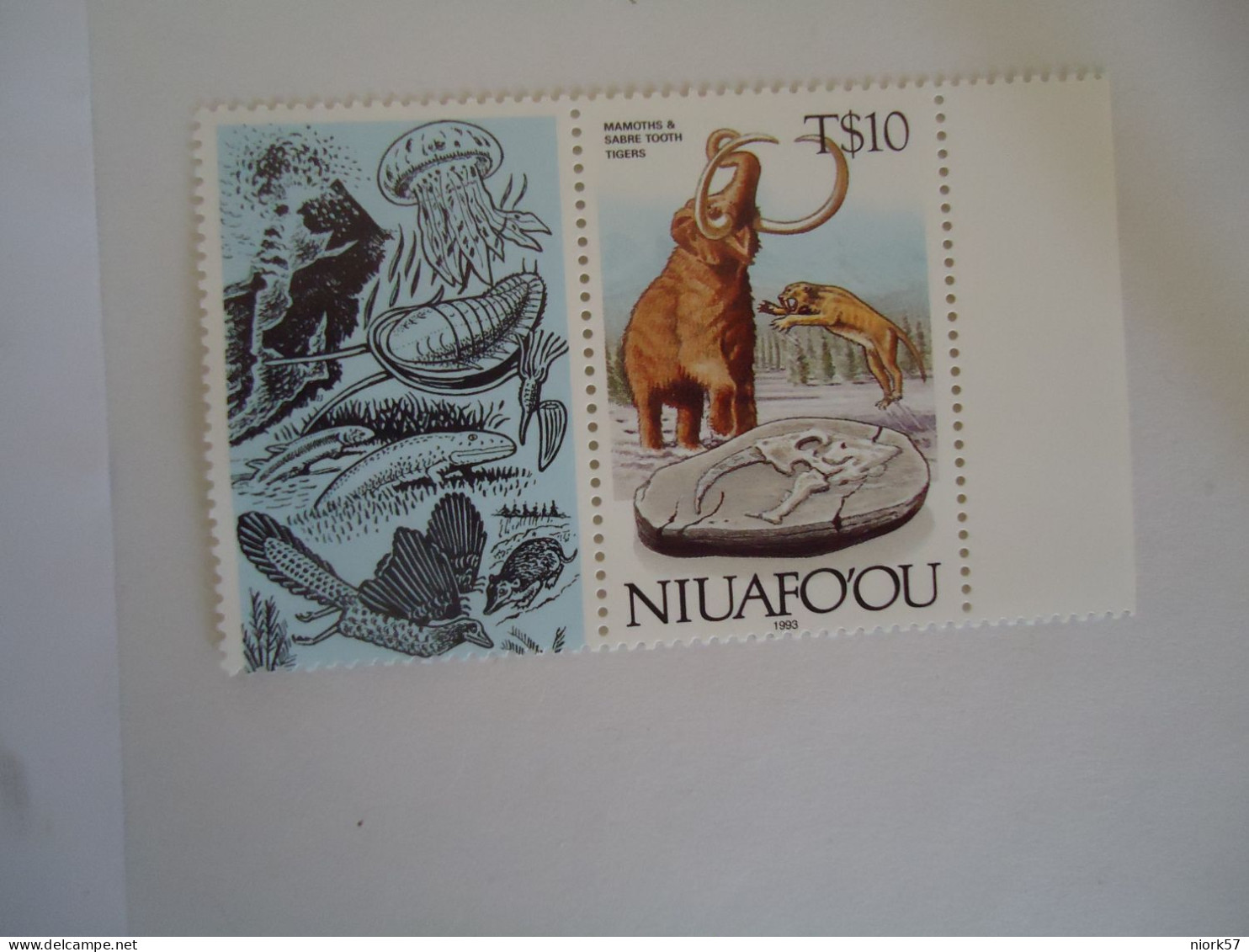 NIUAFO'OU  MNH STAMPS DINOSAURS MOMMOUTH WITH LEBEL 10$T   FOSSIL - Fossiles