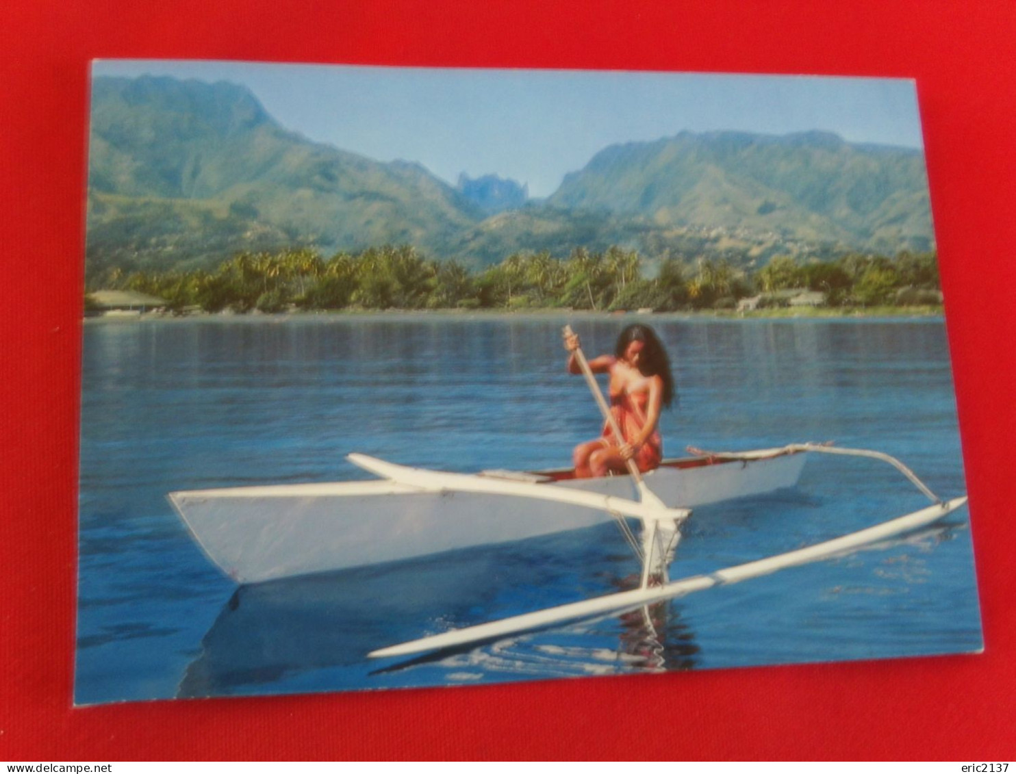 BELLE CARTE ..BELLE FEMME..."PROMENADE ONA SMALL CANOE" ..PHOTO TEVA SYLVAIN - Polynésie Française