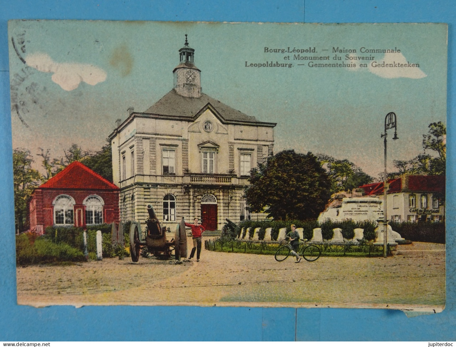 Bourg-Léopold Maison Communale Et Monument Du Souvenir - Leopoldsburg