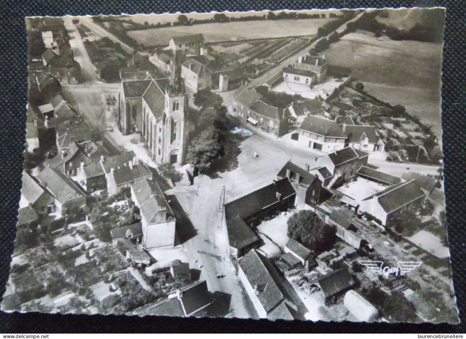 44 -  ERBRAY (LOIRE-INFERIEURE)  -  VUE AERIENNE - LE CENTRE DU BOURG - Otros & Sin Clasificación