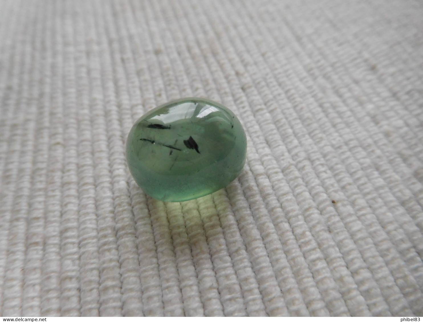 Cabochon De Prehnite Verte, Taille Ovale 21.86 Carats. CL21 - Other & Unclassified