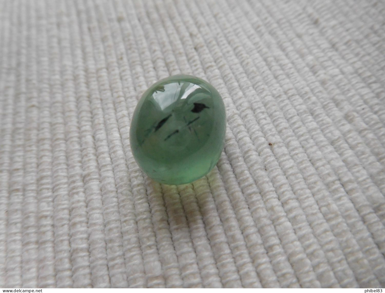 Cabochon De Prehnite Verte, Taille Ovale 21.86 Carats. CL21 - Other & Unclassified