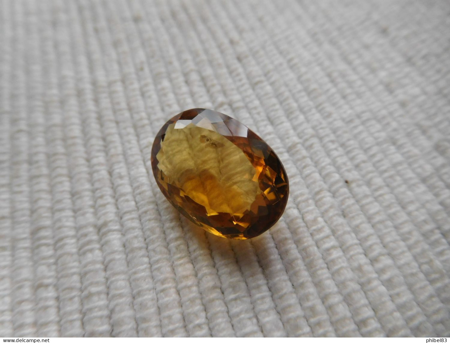 Belle Citrine De 8.60 Carats, Taille Ovale Orange A Facettes CL22 - Andere & Zonder Classificatie