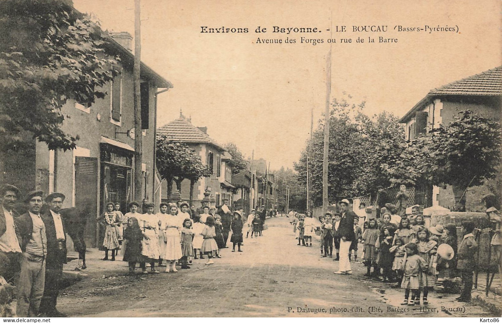 Le Boucau * Avenue Des Forges Ou Rue De La Barre * Environs De Bayonne * Villageois Enfants - Boucau