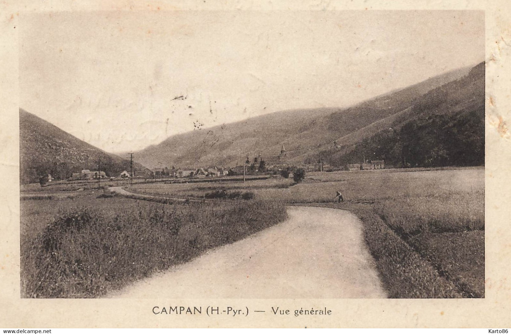 Campan * Vue Générale Du Village * Route - Campan