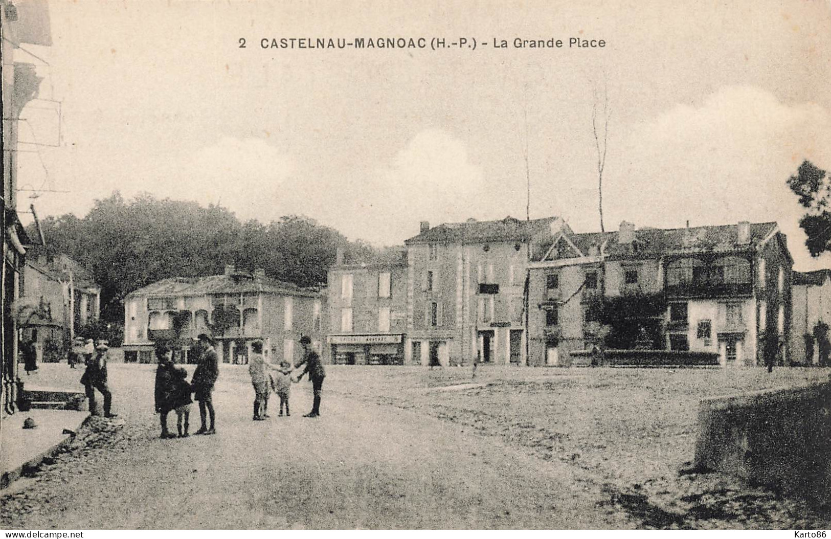 Castelnau Magnoac * La Grande Place * Enfants Villageois - Castelnau Magnoac