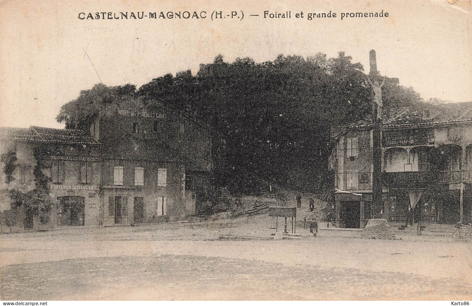 Castelnau Magnoac * Foirail Et Grande Promenade * Hôtel Des Pyrénées GABAS * Enfants Villageois - Castelnau Magnoac