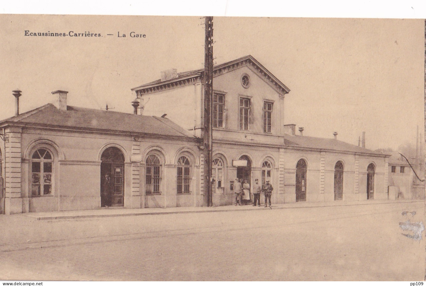  CP ECAUSSINNES CARRIERES La Gare -pas Courant  Edition Belge 689 Chaussée De Bondael Brux. - Ecaussinnes