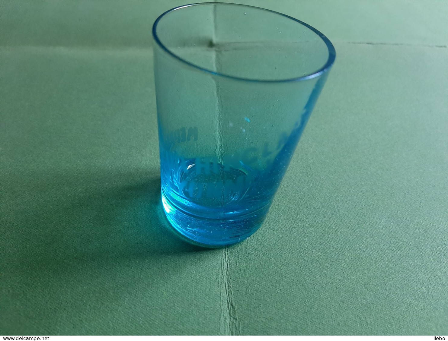 Tout Petit Verre Publicitaire Bleu  Réparateur Hinclais Sens Yonne Rare Pharmacie - Glazen