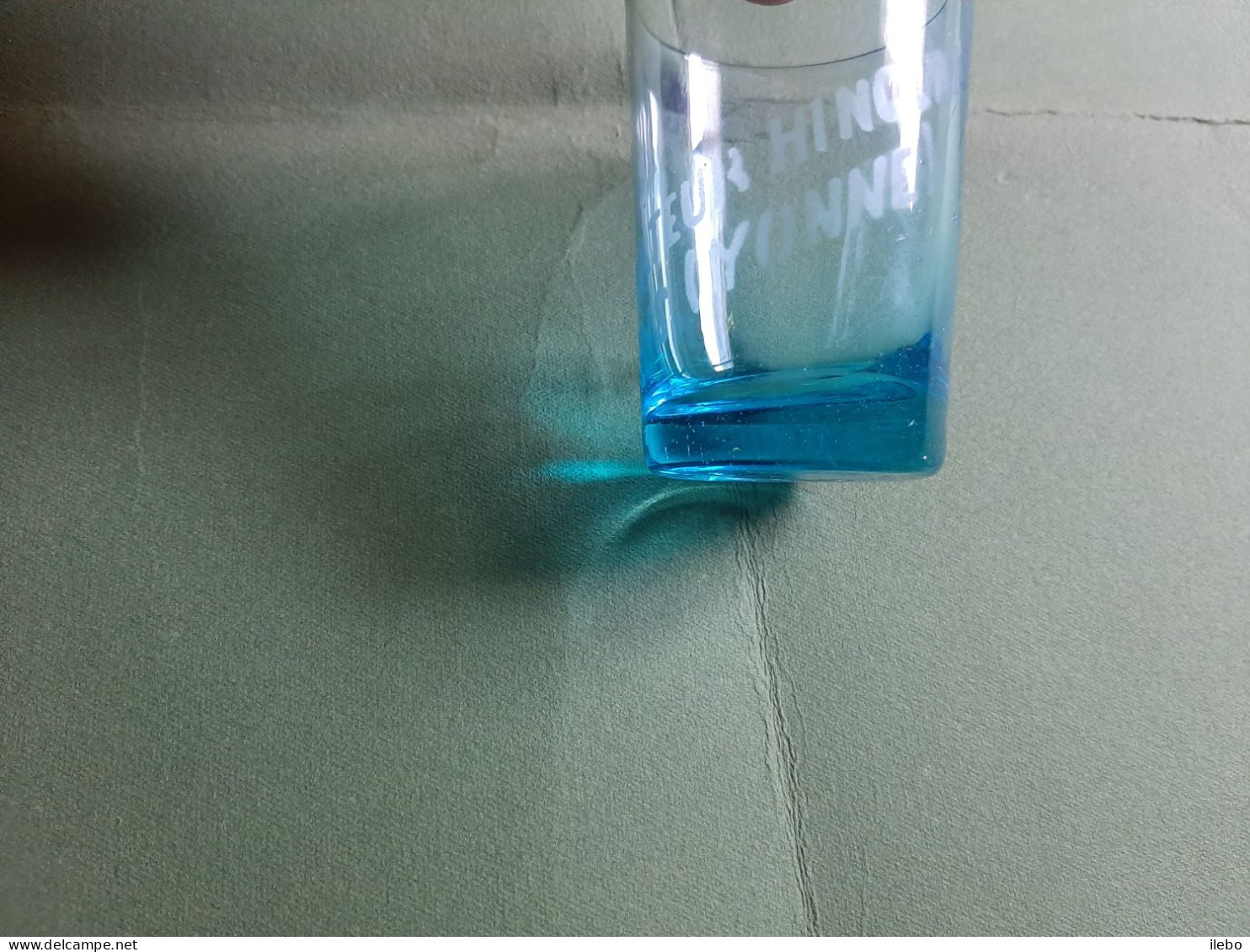 Tout Petit Verre Publicitaire Bleu  Réparateur Hinclais Sens Yonne Rare Pharmacie - Glasses
