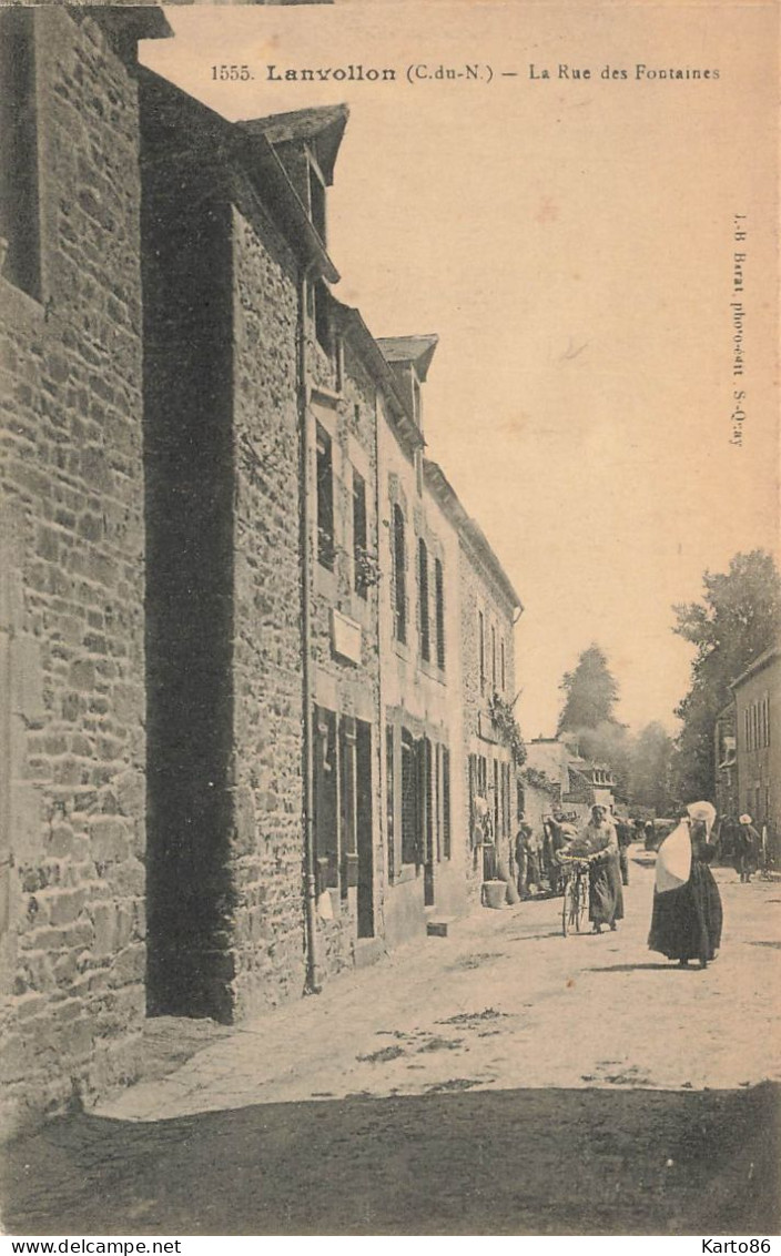 Lanvollon * La Rue Des Fontaines * Villageois - Lanvollon