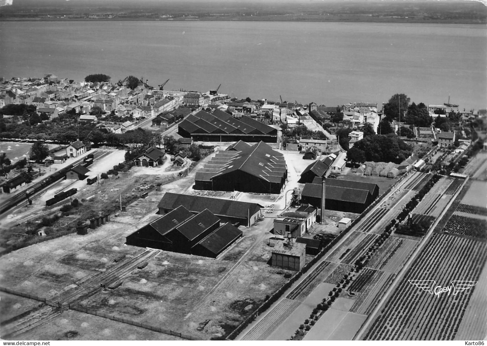 Paimboeuf * Vue Aérienne Sur La Scierie HAILAUST Et GUTZET * Usine Bois - Paimboeuf