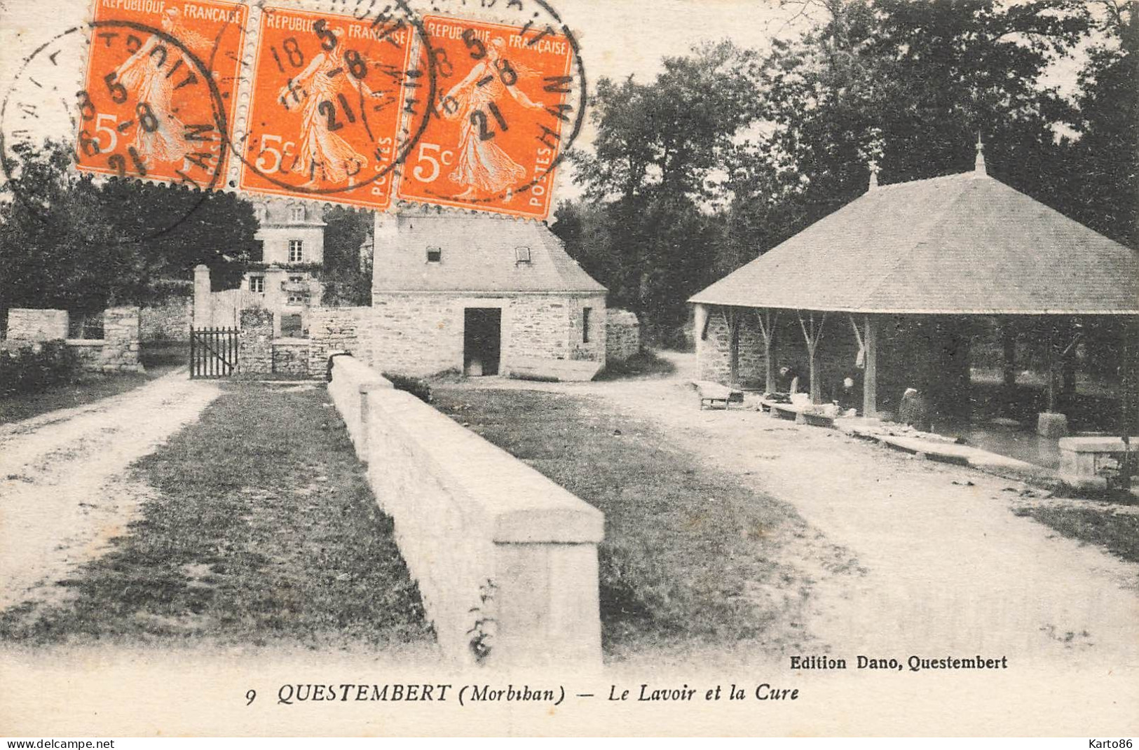 Questembert * Le Lavoir Et La Cure * Laveuses - Questembert