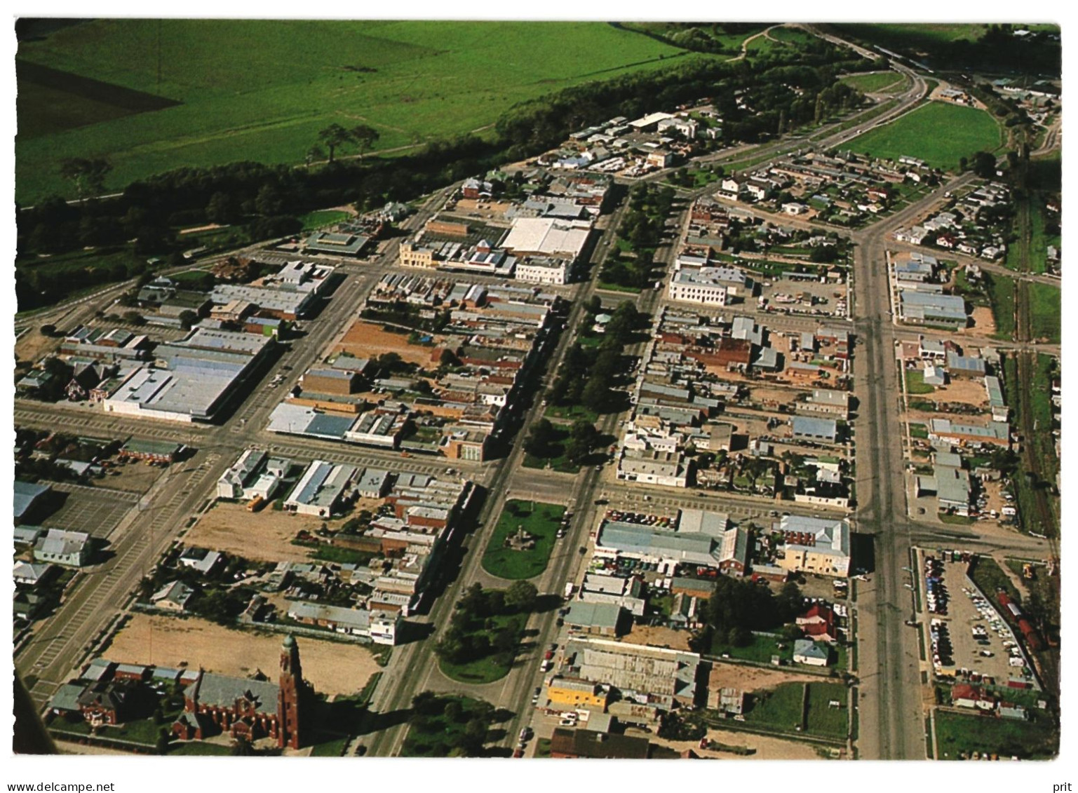 Bairnsdale Aerial View, East Gippsland Victoria 1970s Unused Postcard. Publisher Colorscans PTY Ltd - Gippsland