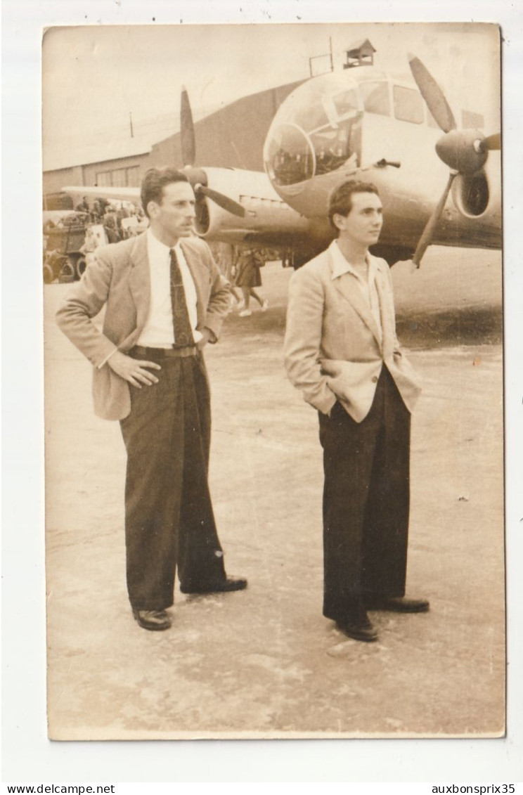 CARTE PHOTO - AVION SUR UN AERODROME - 1946-....: Ere Moderne