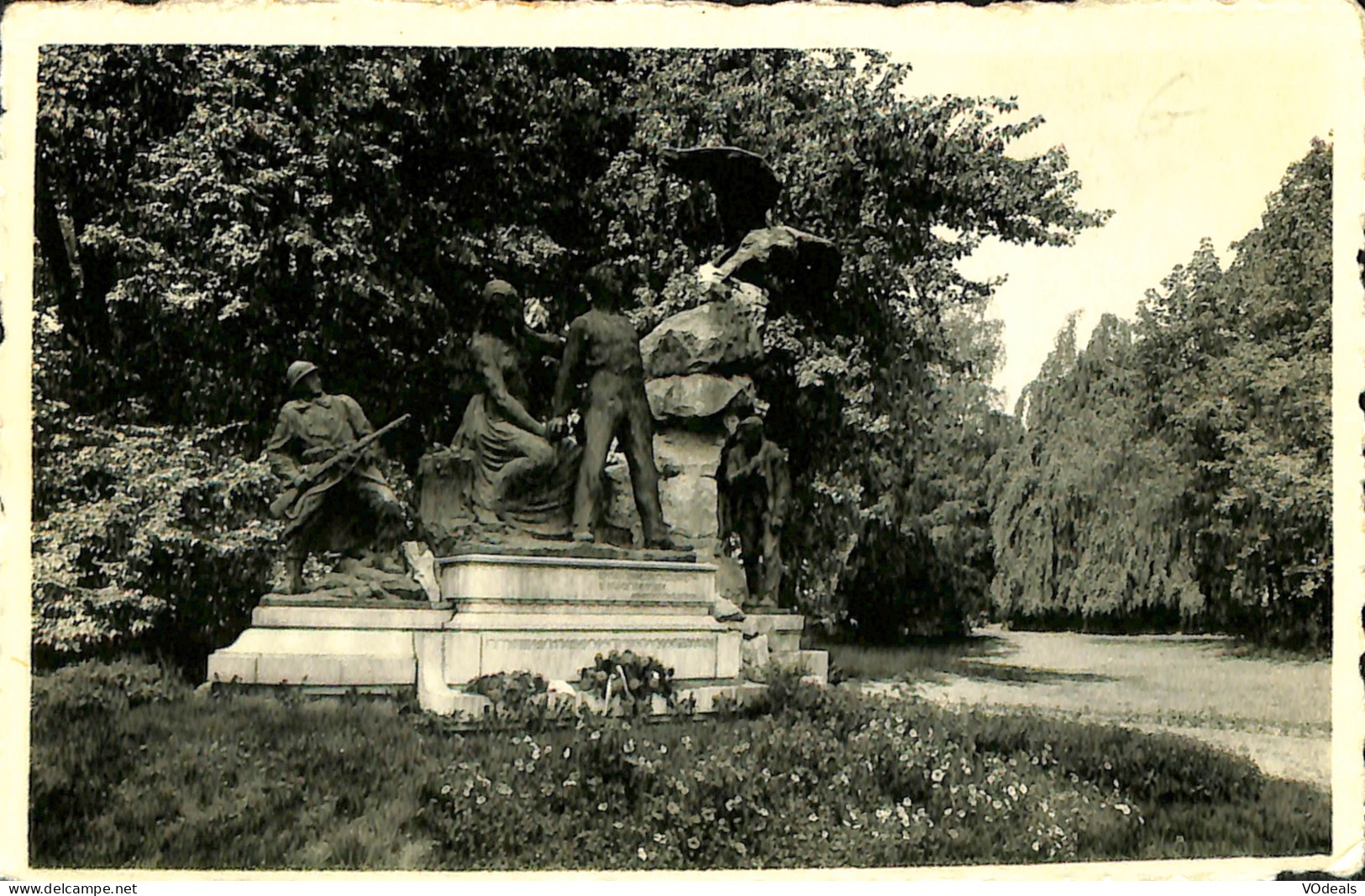 Belgique - Hainaut - La Louvière - Le Parc - Le Monument Aux Morts De 1914-1918 - La Louvière