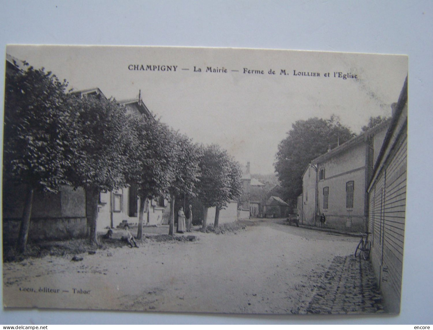 CHAMPIGNY. MARNE. LA MAIRIE. FERME DE M. LOILLIER ET L'EGLISE.  101_0594 - Champigny