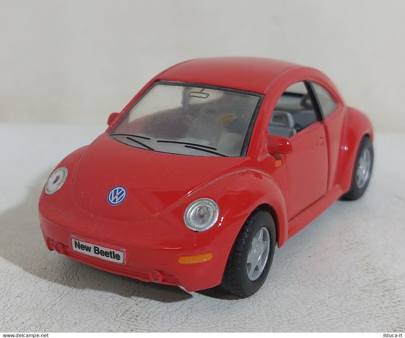 I114962 KINSMART 1/32 A Frizione - Volkswagen New Beetle - Escala 1:32