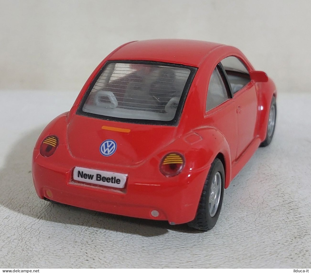 I114962 KINSMART 1/32 A Frizione - Volkswagen New Beetle - Scala 1:32