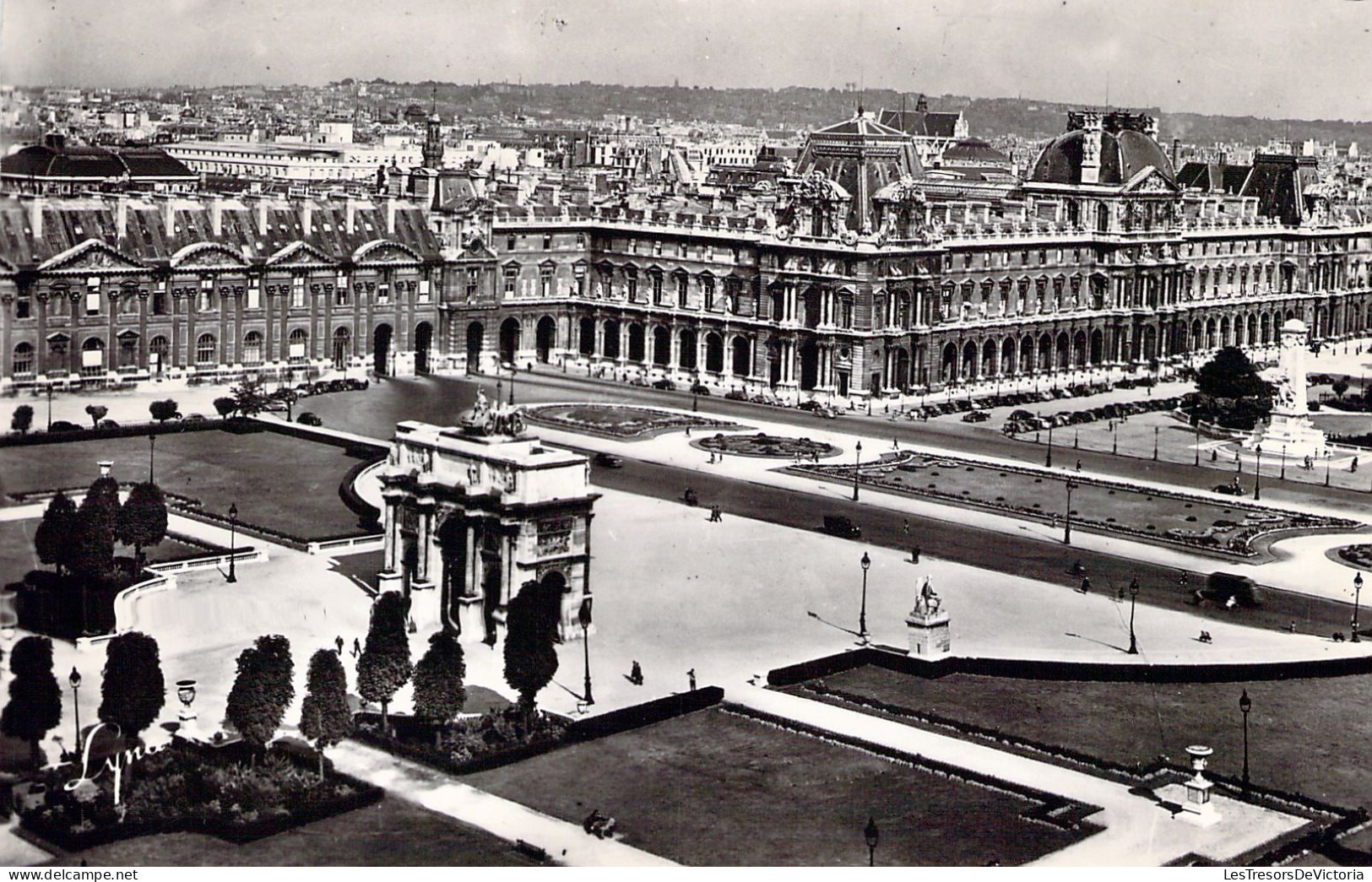 FRANCE - 75 - PARIS - Le Louvre Depuis Les Jardins Des Tuileries - Carte Postale Ancienne - Other Monuments