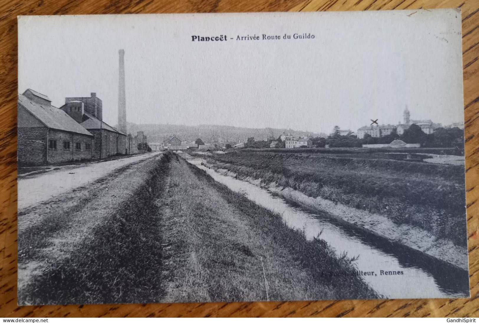 Plancoet - Arrivée Route De Guildo - Usine Industrielle, Cheminée - Cachet Militaire Hopital Complémentaire Créhen 10è - Plancoët