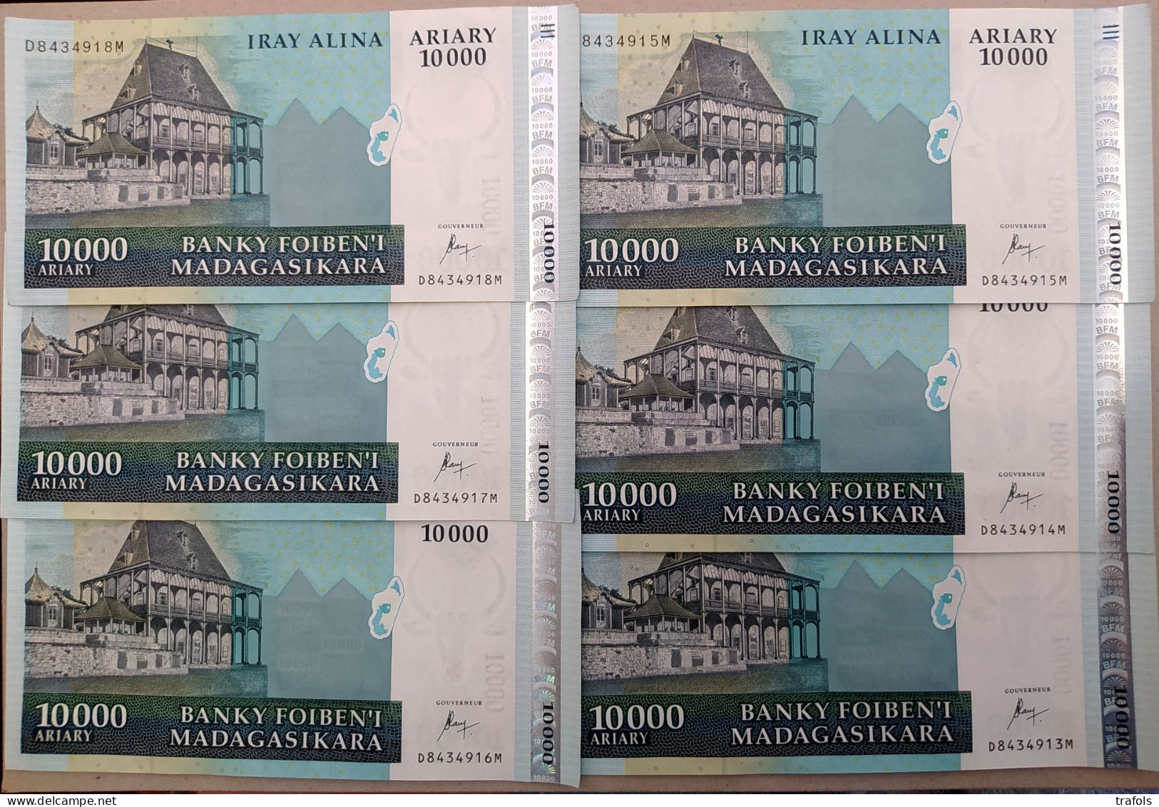 Madagascar - Lot 6 X 10000 Ariary (50.000 Francs) P. 92c - AUNC Conditions - Consecutive Numbers From Bundle!! - Madagascar