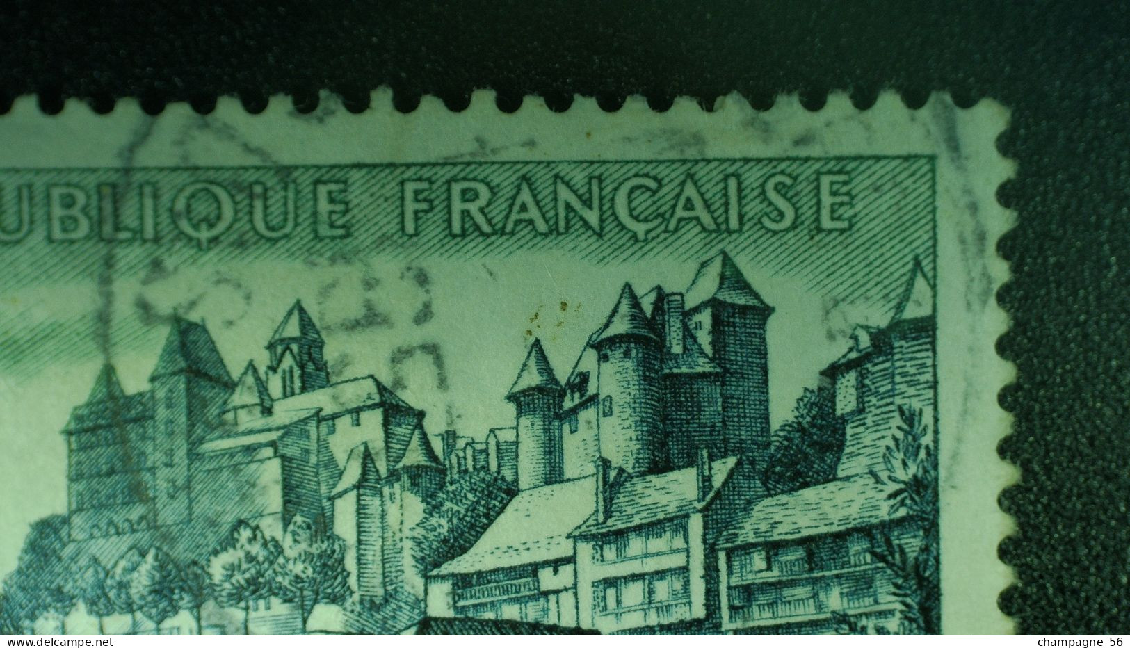 VARIETES SCANNEE 8 FRANCE 1955 N° 1040 UZERCHE OBLITEREE - Used Stamps