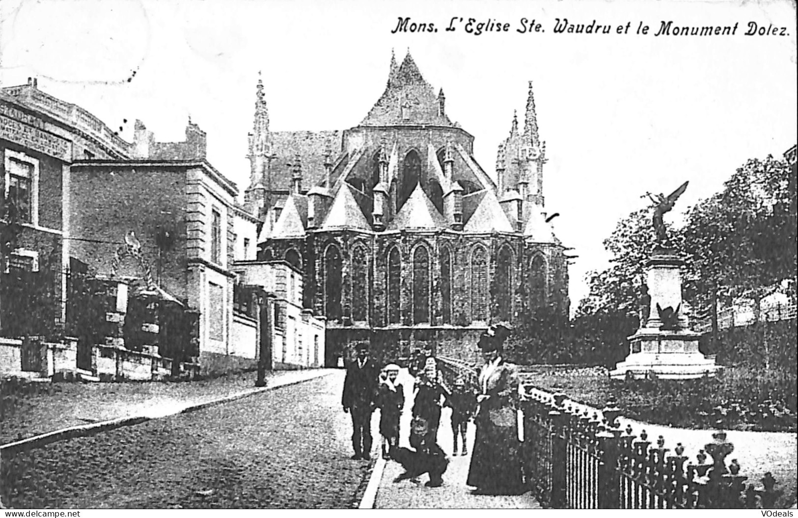 Belgique - Hainaut - Mons - L'Eglise Ste. Waudru Et Le Monument Dolez - Mons