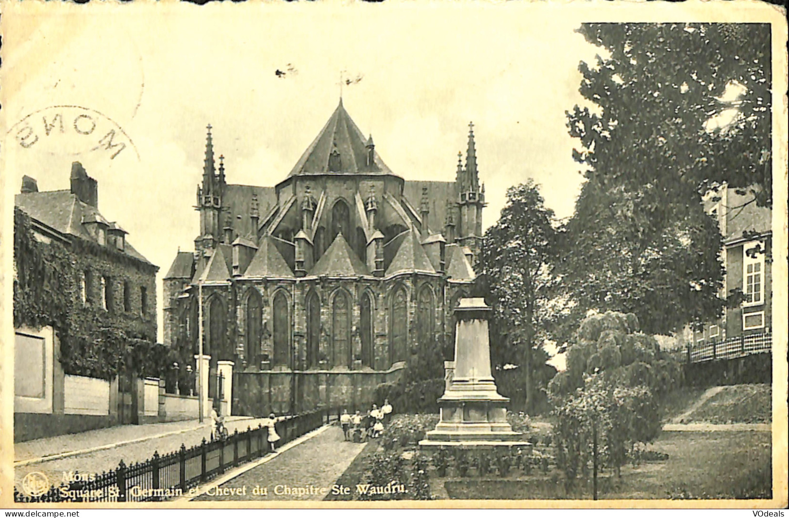 Belgique - Hainaut - Mons - Square St. Germain Et Chevet Du Chapitre Ste Waudru - Mons