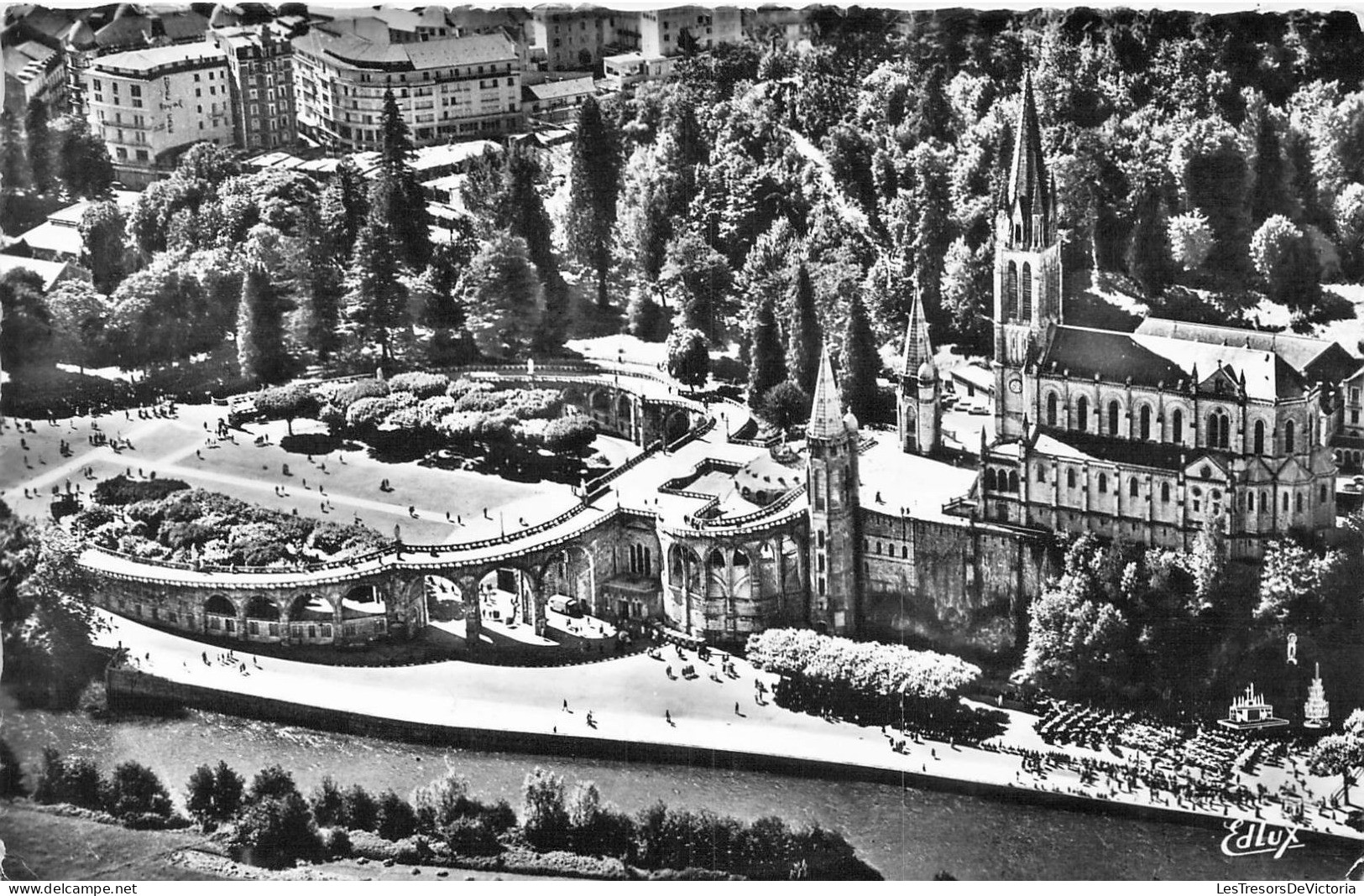 FRANCE - 65 - Lourdes - Vue Aérienne Sur La Basilique Et Le Gave - Carte Postale Ancienne - Lourdes