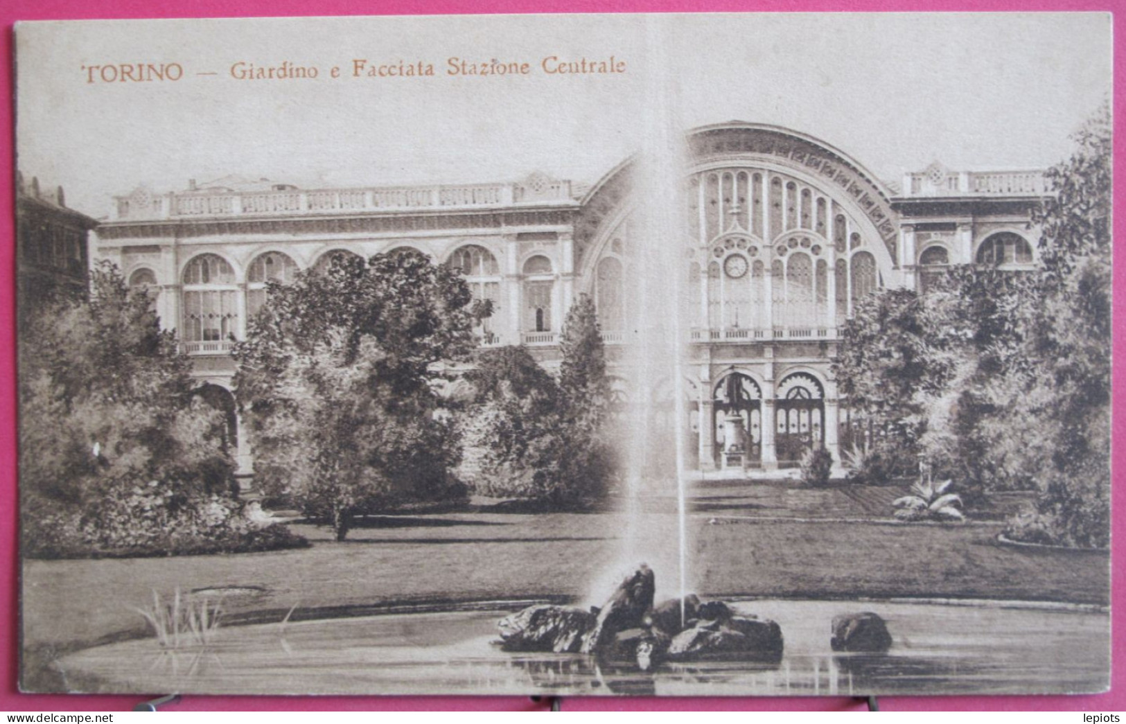 Visuel Pas Très Courant - Italie - Torino - Giardino E Facciata Stazione Centrale - Stazione Porta Nuova