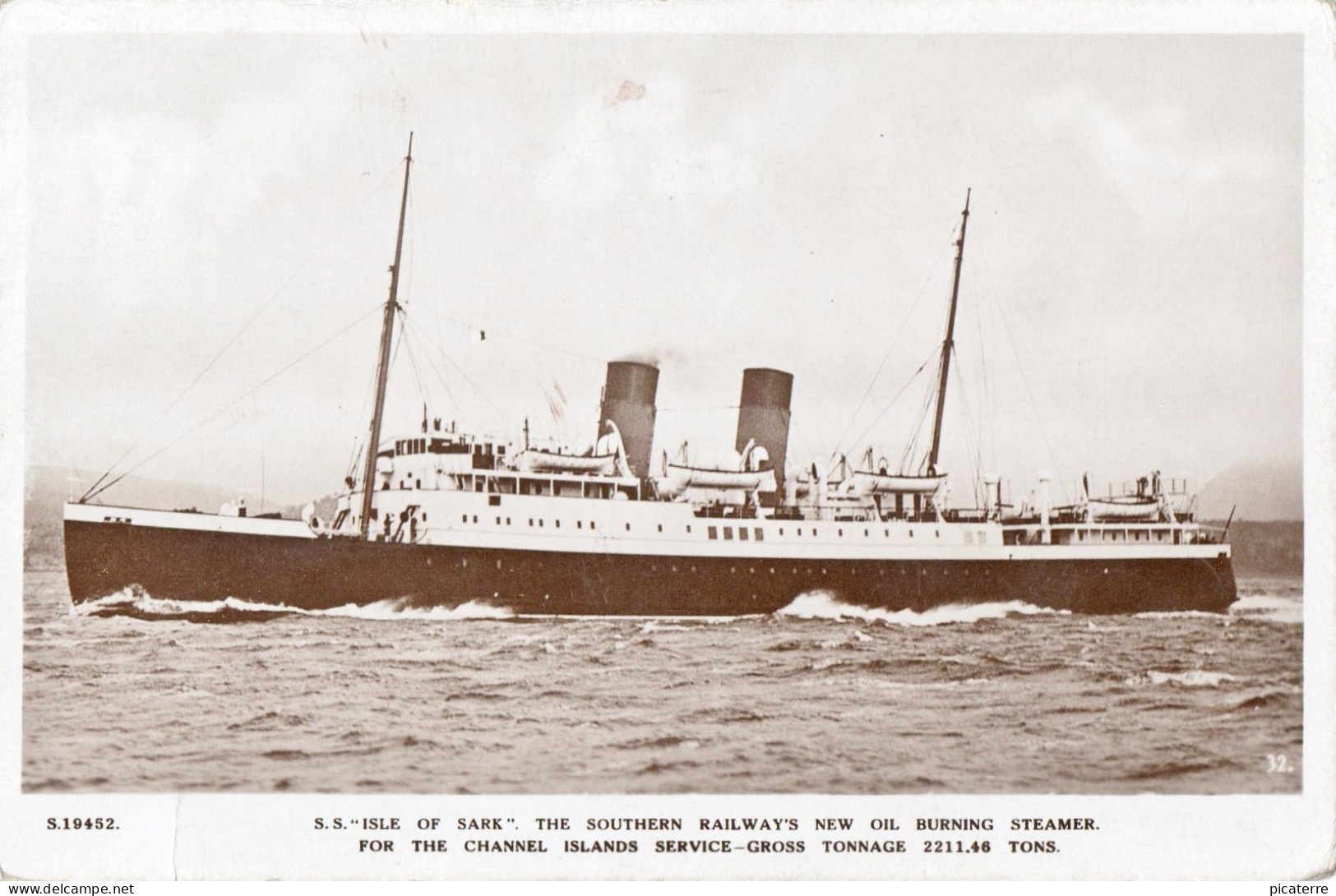 S.S. Isle Of Sark (2,200 Tons-Southern Railway Ferry Operated 1932-1960 To Guernsey & Jersey)-Kingsway Real Photo S19452 - Sark