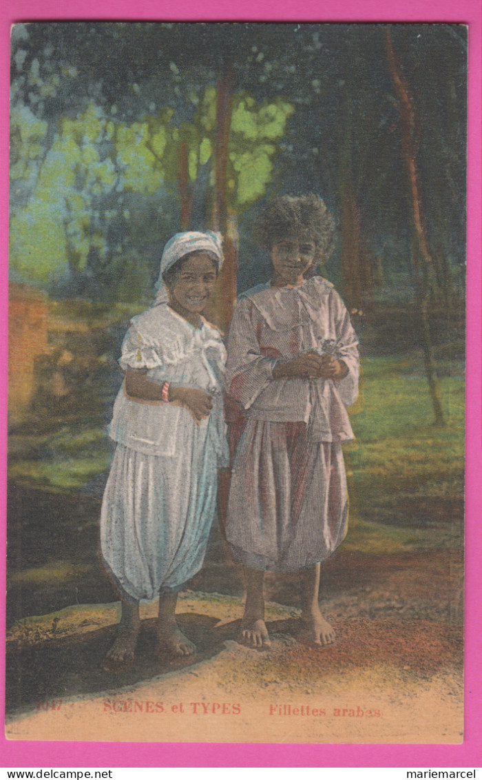 AFRIQUE - SCÈNES ET TYPES - FILLETTES ARABES - Fillettes Pieds Nus - Carte Colorisée - Non Classés