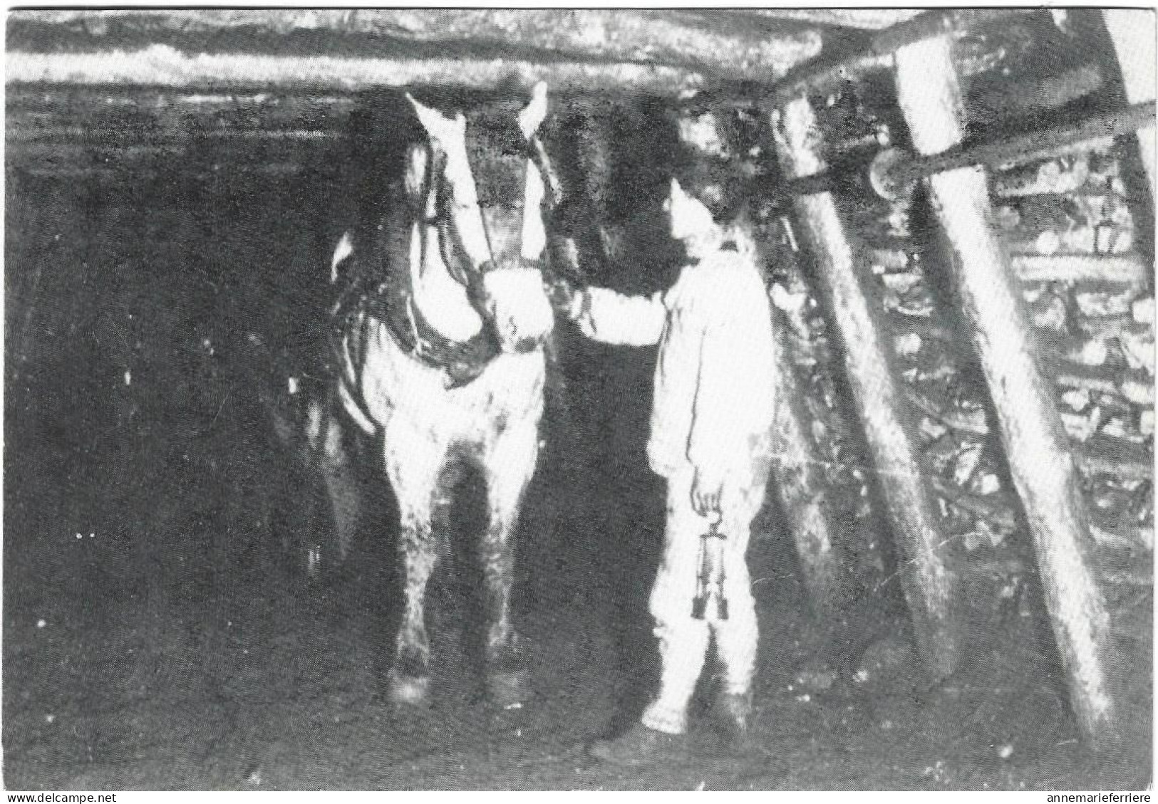 Charbonnage Dans La Fosse Un Accrochage - Mines