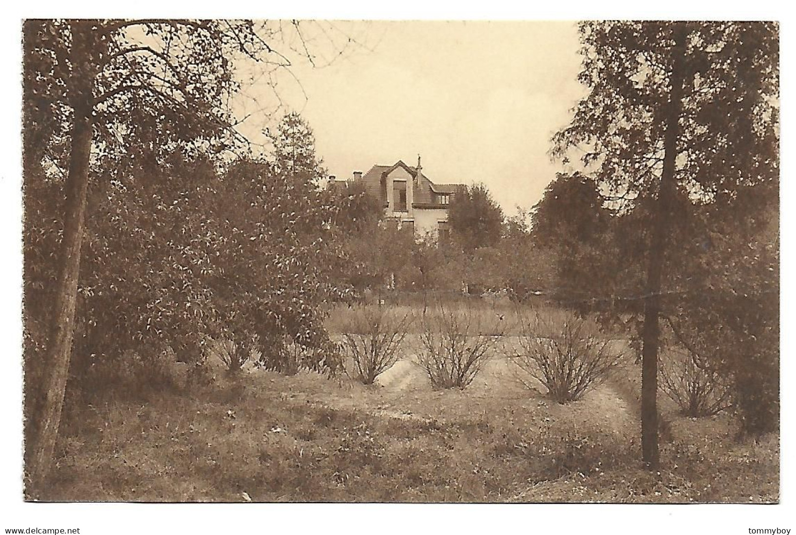 CPA Rhode St. Genèse, Home De Repos Pour Institutrices, Un Coin Du Potager (lichte Plooi Midden) - Rhode-St-Genèse - St-Genesius-Rode