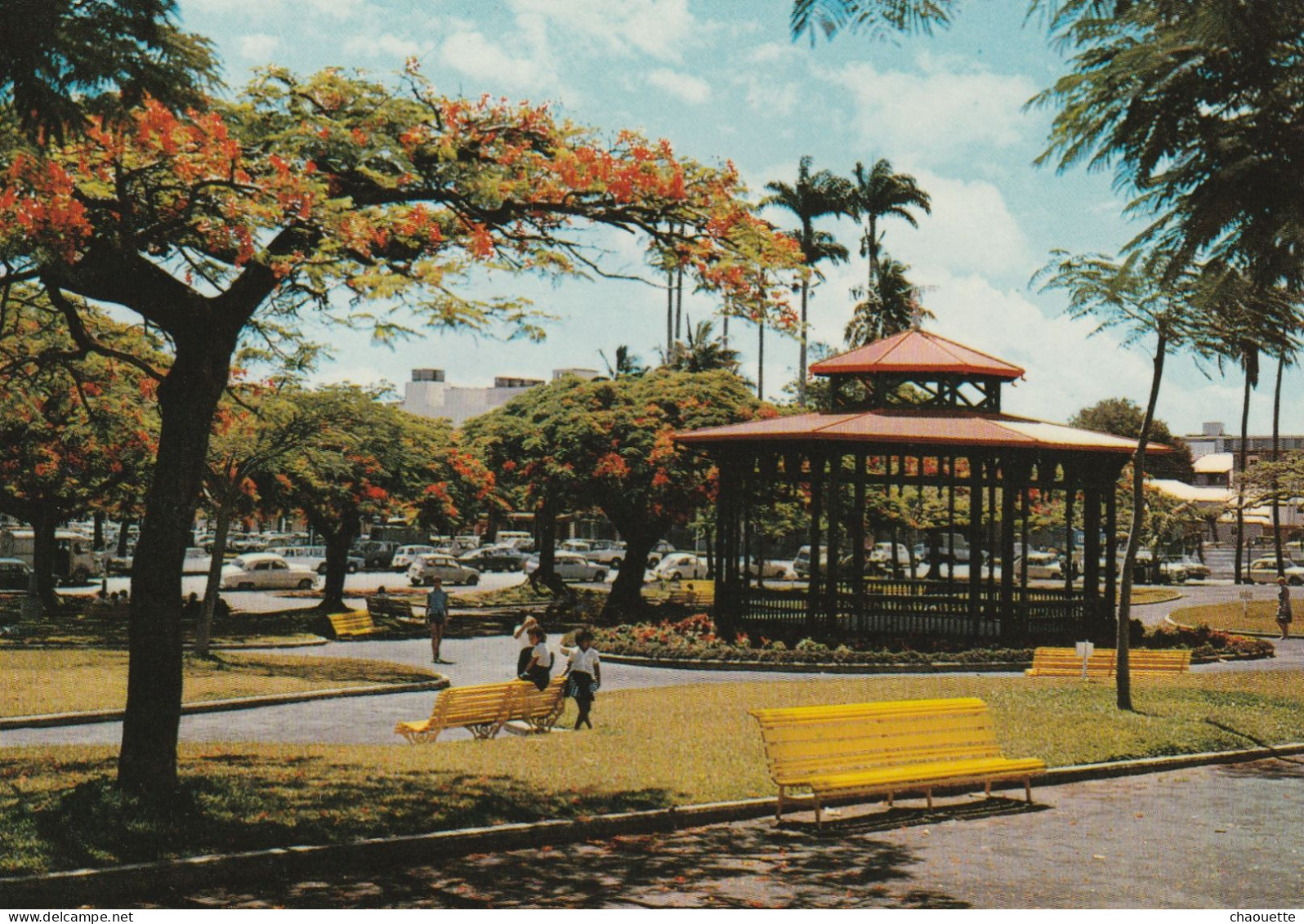 NOUMEA   Place Des Cocotiers Edit  Leon Cale - Nouvelle Calédonie